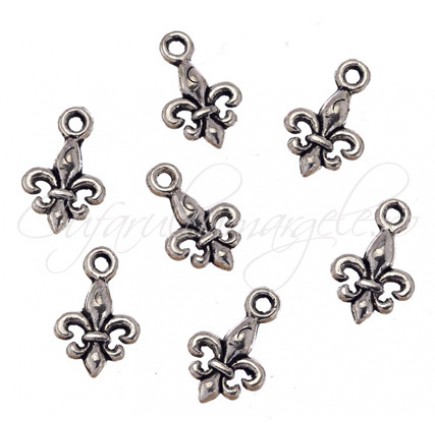 Charm argintiu fleur de lis 14x10mm